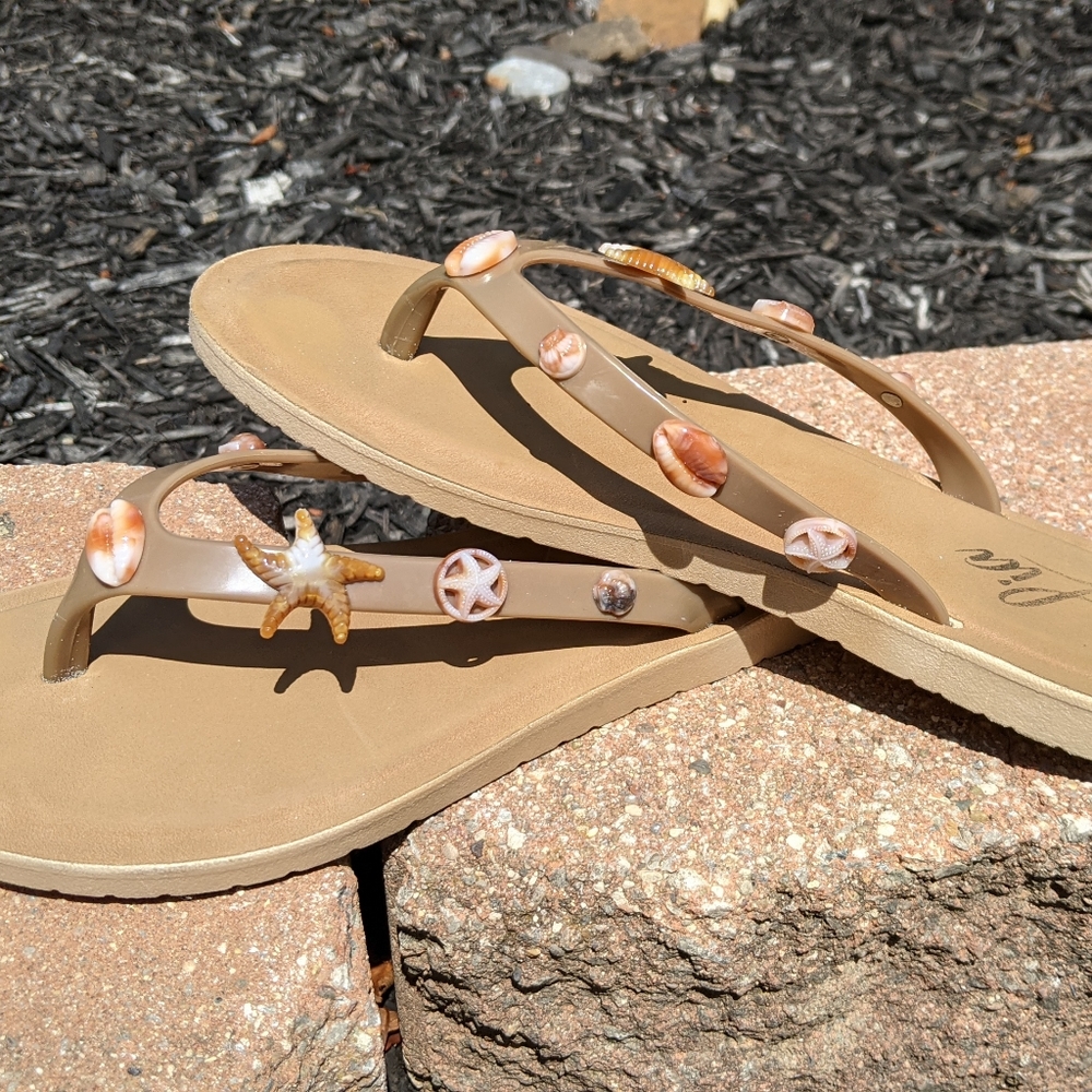 Lisa sandals with shells